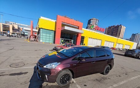 Toyota Prius Alpha I (ZVW40/41), 2013 год, 1 270 000 рублей, 3 фотография