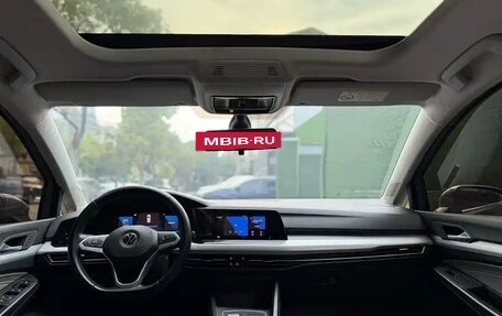 Volkswagen Golf VIII, 2022 год, 1 900 111 рублей, 7 фотография