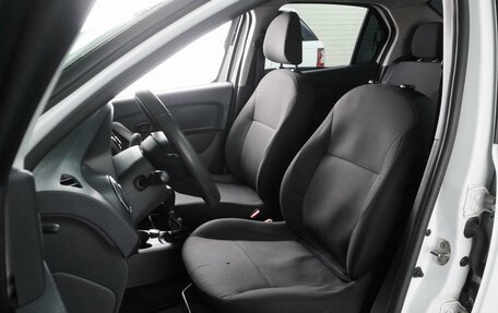 Renault Logan II, 2020 год, 749 000 рублей, 10 фотография