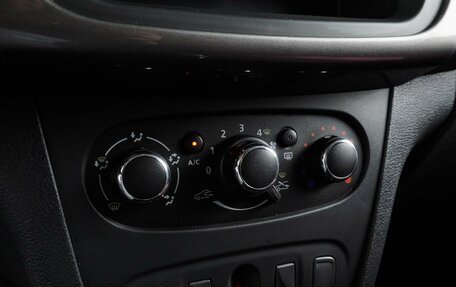 Renault Logan II, 2020 год, 749 000 рублей, 14 фотография