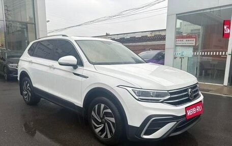 Volkswagen Tiguan II, 2022 год, 2 785 000 рублей, 1 фотография