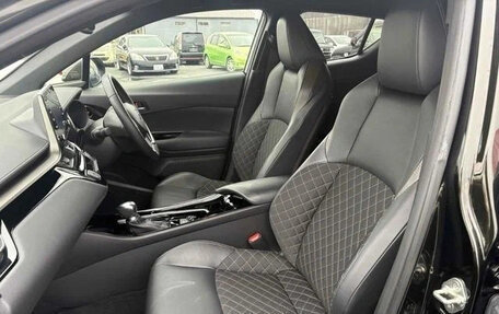 Toyota C-HR I рестайлинг, 2023 год, 1 950 060 рублей, 8 фотография