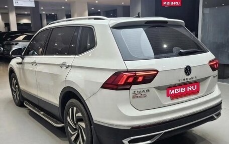 Volkswagen Tiguan II, 2022 год, 2 700 000 рублей, 4 фотография