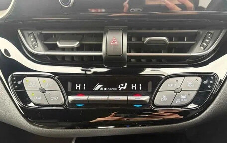 Toyota C-HR I рестайлинг, 2023 год, 1 950 060 рублей, 16 фотография