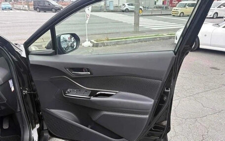 Toyota C-HR I рестайлинг, 2023 год, 1 950 060 рублей, 21 фотография