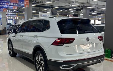 Volkswagen Tiguan II, 2022 год, 2 675 000 рублей, 4 фотография
