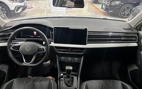 Volkswagen Tiguan II, 2022 год, 2 675 000 рублей, 11 фотография