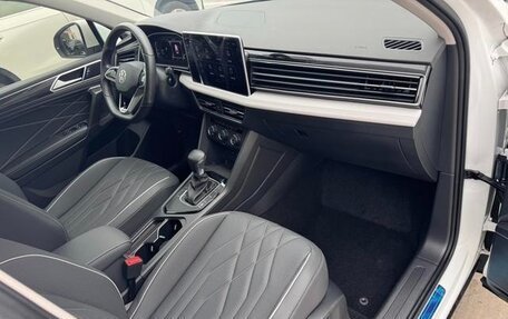 Volkswagen Tiguan II, 2022 год, 2 715 000 рублей, 8 фотография