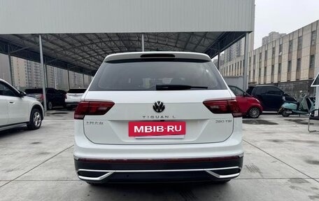 Volkswagen Tiguan II, 2022 год, 2 715 000 рублей, 4 фотография