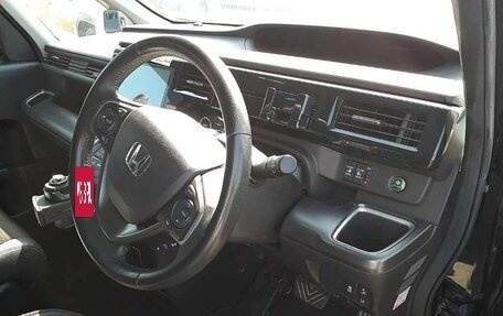 Honda Stepwgn IV, 2022 год, 1 750 000 рублей, 9 фотография