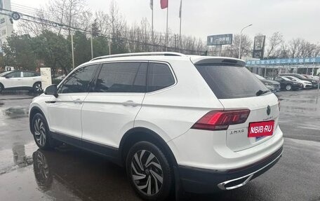 Volkswagen Tiguan II, 2022 год, 2 785 000 рублей, 4 фотография