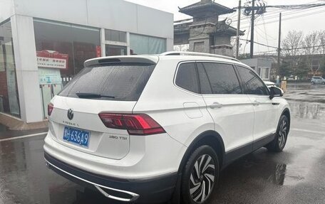 Volkswagen Tiguan II, 2022 год, 2 785 000 рублей, 6 фотография
