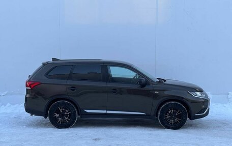 Mitsubishi Outlander III рестайлинг 3, 2020 год, 1 869 000 рублей, 4 фотография