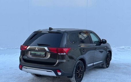 Mitsubishi Outlander III рестайлинг 3, 2020 год, 1 869 000 рублей, 5 фотография