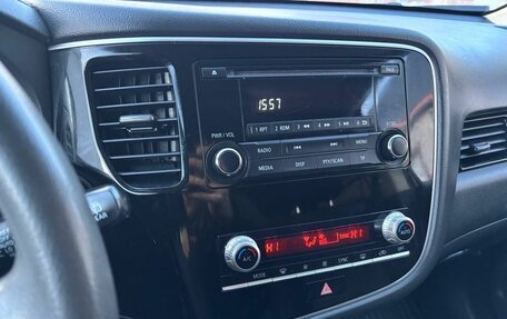 Mitsubishi Outlander III рестайлинг 3, 2020 год, 1 869 000 рублей, 14 фотография