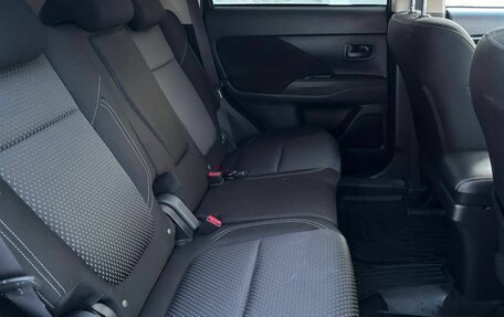 Mitsubishi Outlander III рестайлинг 3, 2020 год, 1 869 000 рублей, 15 фотография