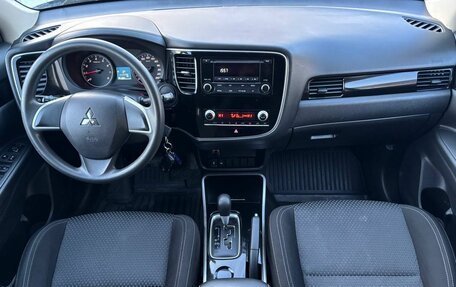 Mitsubishi Outlander III рестайлинг 3, 2020 год, 1 869 000 рублей, 18 фотография