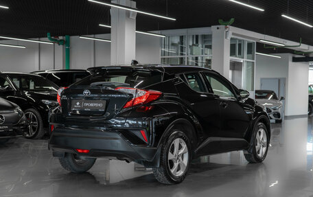 Toyota C-HR I рестайлинг, 2018 год, 2 740 000 рублей, 5 фотография