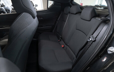 Toyota C-HR I рестайлинг, 2018 год, 2 740 000 рублей, 12 фотография