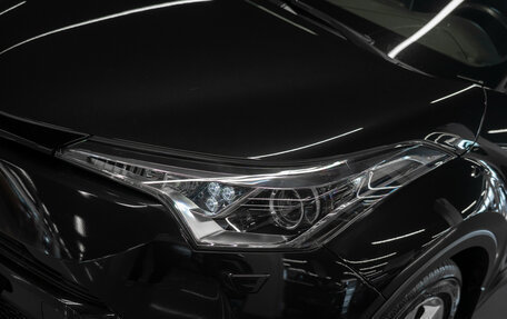 Toyota C-HR I рестайлинг, 2018 год, 2 740 000 рублей, 21 фотография