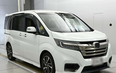 Honda Stepwgn IV, 2022 год, 1 800 000 рублей, 3 фотография