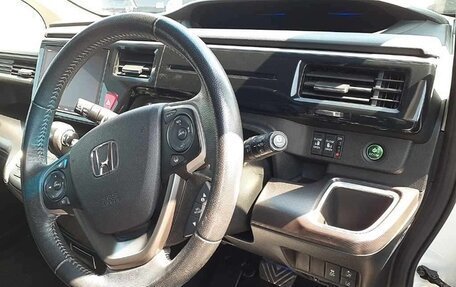 Honda Stepwgn IV, 2022 год, 1 800 000 рублей, 9 фотография