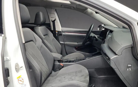 Volkswagen Golf VIII, 2022 год, 2 535 000 рублей, 7 фотография