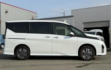 Nissan Serena, 2023 год, 2 400 000 рублей, 5 фотография