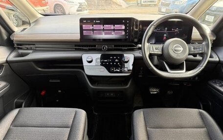 Nissan Serena, 2023 год, 2 400 000 рублей, 12 фотография