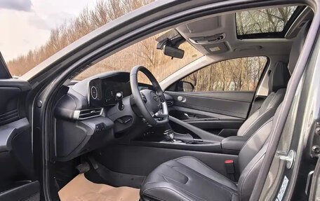 Hyundai Elantra, 2023 год, 1 539 017 рублей, 8 фотография