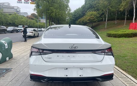 Hyundai Elantra, 2022 год, 1 250 000 рублей, 4 фотография