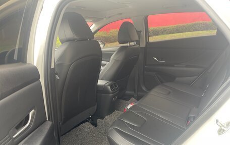 Hyundai Elantra, 2022 год, 1 250 000 рублей, 7 фотография