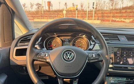 Volkswagen Touran III, 2021 год, 1 750 000 рублей, 7 фотография