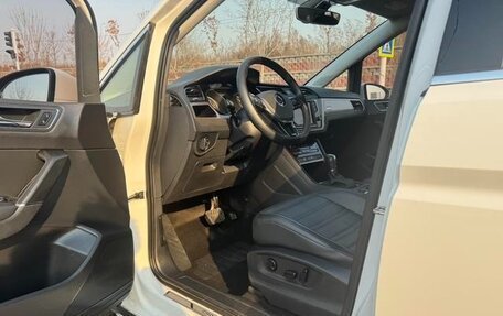 Volkswagen Touran III, 2021 год, 1 750 000 рублей, 12 фотография