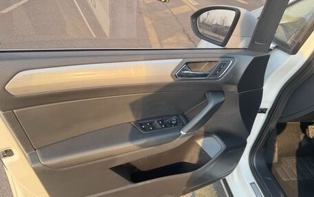 Volkswagen Touran III, 2021 год, 1 750 000 рублей, 19 фотография