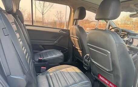 Volkswagen Touran III, 2021 год, 1 750 000 рублей, 17 фотография