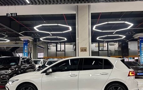 Volkswagen Golf VIII, 2023 год, 1 640 000 рублей, 6 фотография