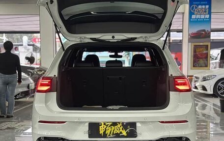 Volkswagen Golf VIII, 2023 год, 1 640 000 рублей, 15 фотография