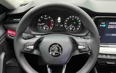 Skoda Octavia IV, 2023 год, 2 320 000 рублей, 9 фотография