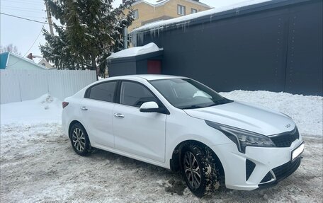 KIA Rio IV, 2021 год, 1 800 000 рублей, 2 фотография