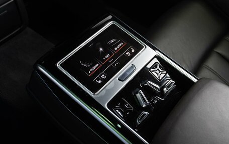 Audi A8, 2019 год, 5 849 000 рублей, 28 фотография