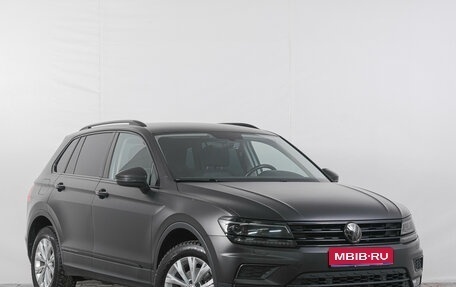Volkswagen Tiguan II, 2018 год, 2 469 000 рублей, 1 фотография