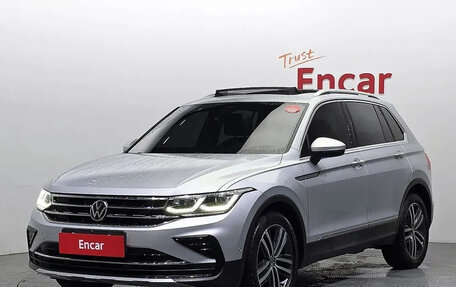 Volkswagen Tiguan II, 2022 год, 3 315 000 рублей, 1 фотография