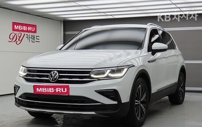 Volkswagen Tiguan II, 2022 год, 2 720 000 рублей, 1 фотография