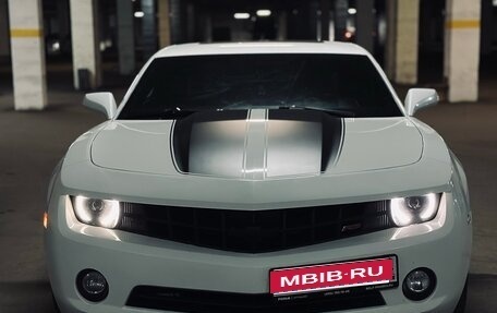 Chevrolet Camaro IV, 2011 год, 1 700 000 рублей, 1 фотография