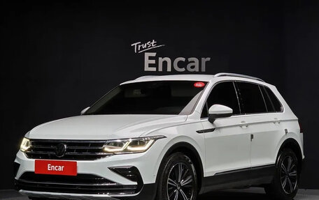 Volkswagen Tiguan II, 2022 год, 3 400 000 рублей, 1 фотография