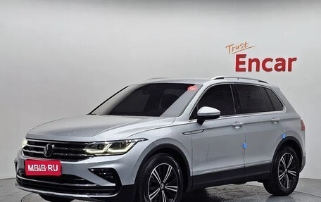 Volkswagen Tiguan II, 2022 год, 3 365 000 рублей, 1 фотография