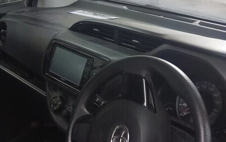 Toyota Vitz, 2018 год, 1 100 000 рублей, 2 фотография