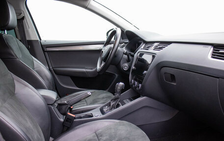 Skoda Octavia, 2019 год, 1 980 000 рублей, 9 фотография