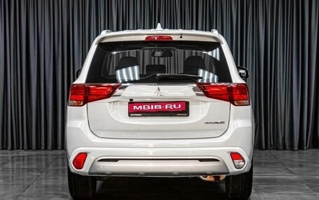 Mitsubishi Outlander III рестайлинг 3, 2022 год, 3 149 000 рублей, 4 фотография
